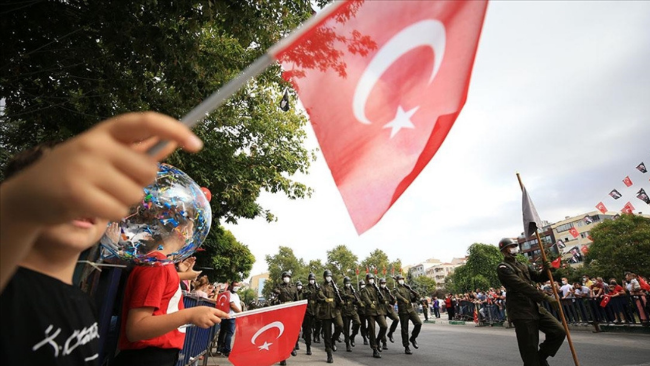 Kırşehir’de Zafer coşkusu: Ulaşım ücretsiz, parklar açık, etkinlikler her yerde!
