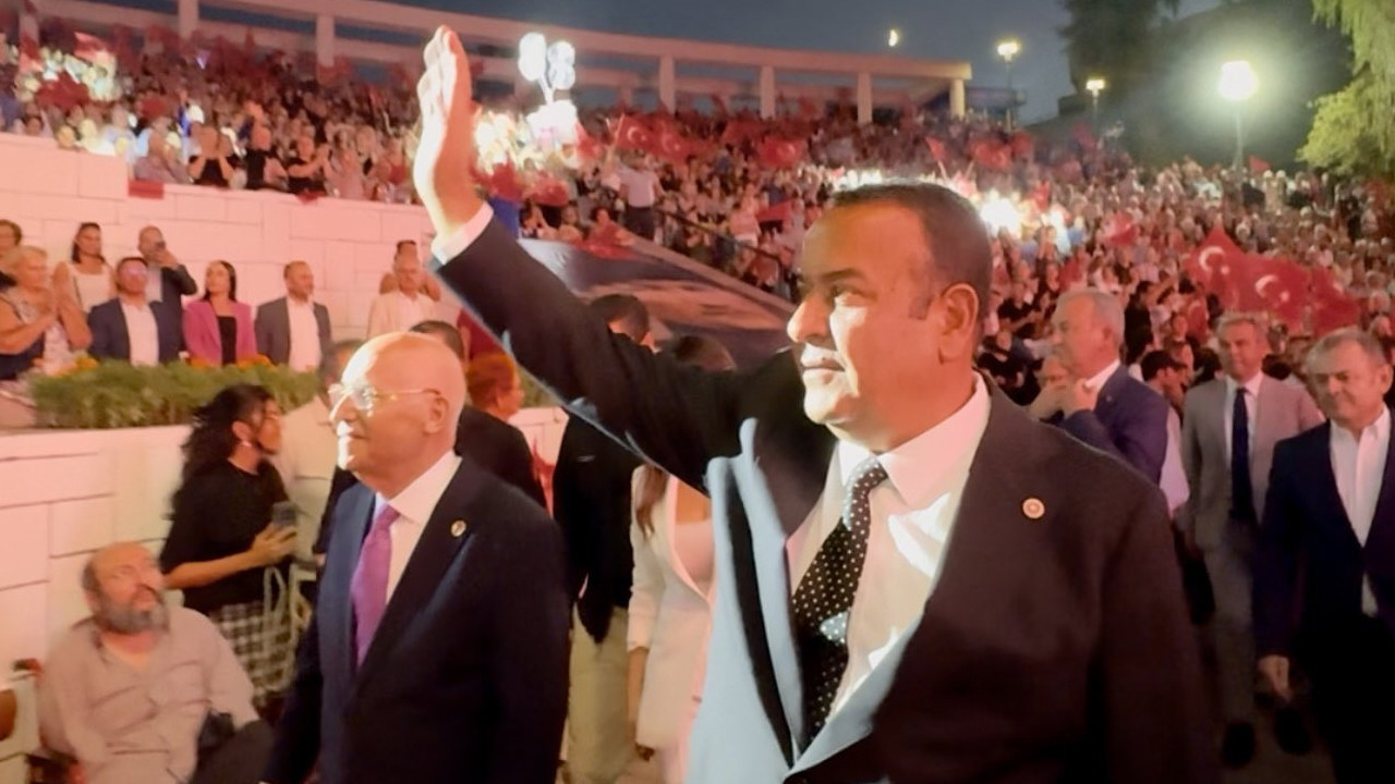 Ankara Milletvekili Beker, Yenimahalle’de Zafer Bayramı coşkusuna ortak oldu!