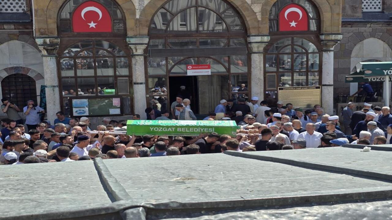 Tatil hayalleri kâbusa dönen gençler, Yozgat’ta son yolculuğuna uğurlandı