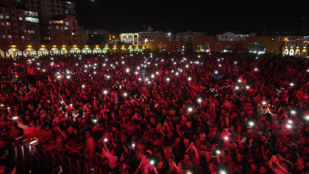Etimesgut’ta 30 Ağustos rüzgarı