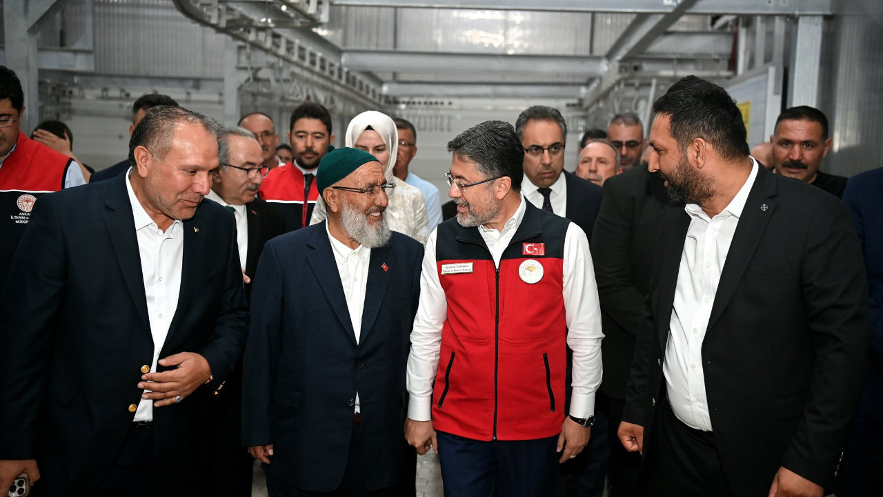 Tarım Bakanı Yumaklı ve AK Partili Zeynep Yıldız Polatlı’da çiftçilerle buluştu