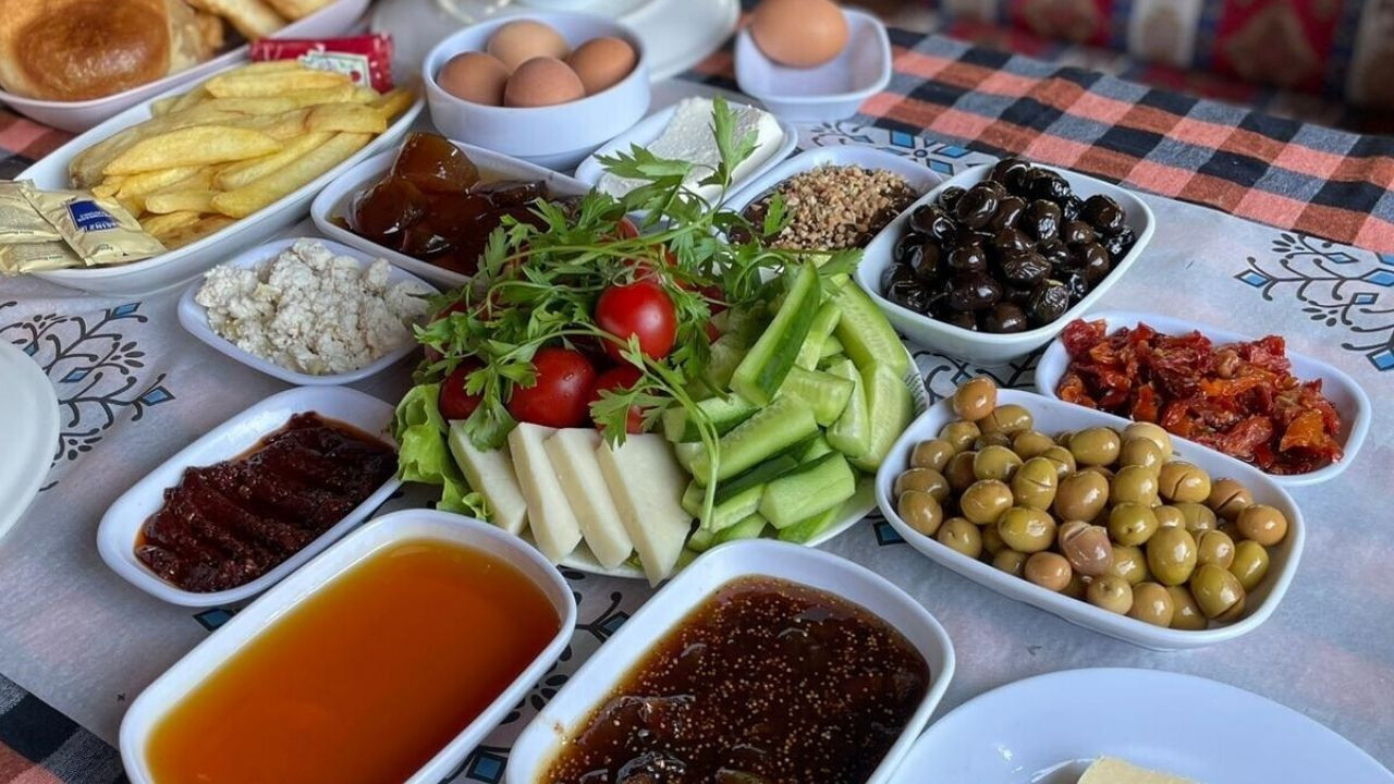 Ankara'da eşsiz kahvaltı adresi: Çamlıdere baraj gölü