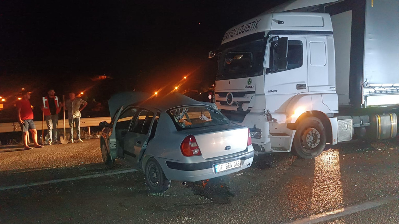 Kırıkkale'de TIR ile otomobil çarpıştı: 6 yaralı