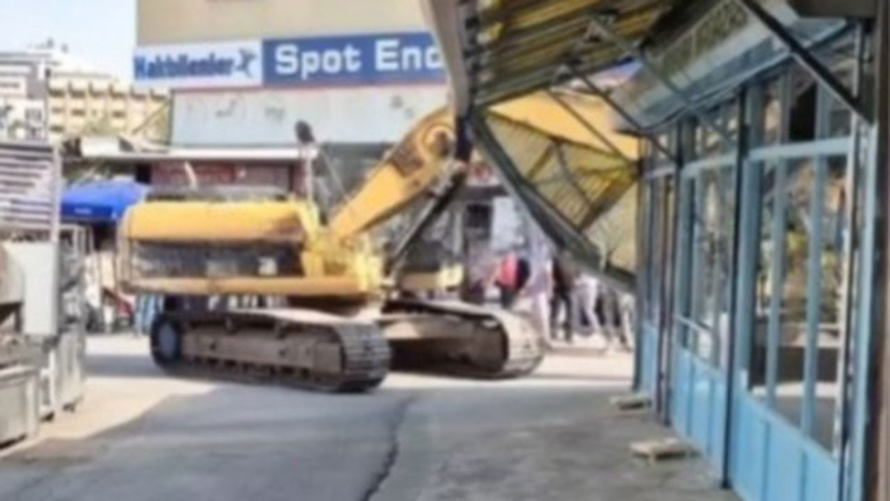 Ulus İtfaiye Meydanı’nda yıkım başladı! Esnaf tepkili