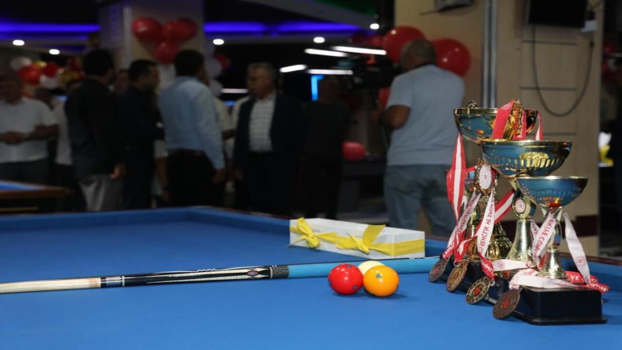 Yozgat’ta organize edilen bilardo turnuvası, büyük çekişmeye ev sahipliği yaptı