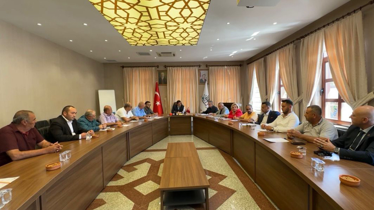 Güdül'de "Terörsüz Türkiye" metni krizi! AK Partili başkan açtı ağzını yumdu gözünü