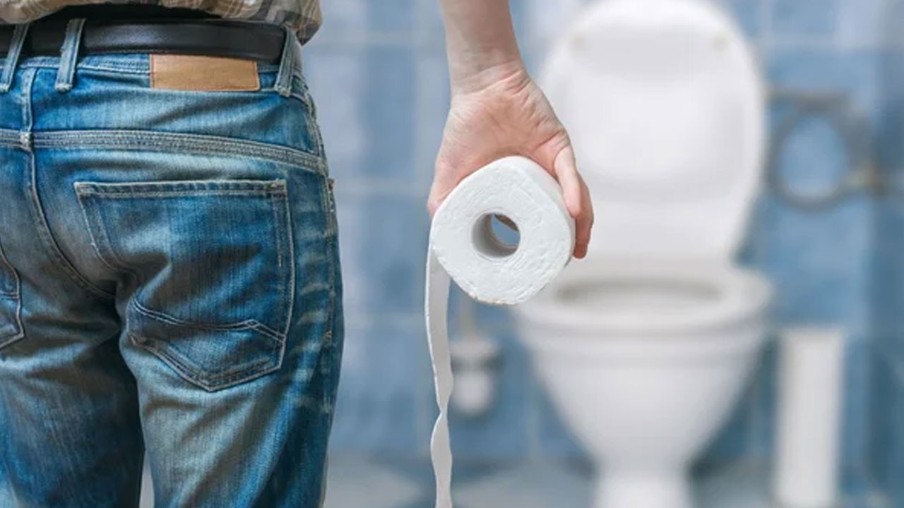 Tuvalette telefonla oynayanlar dikkat! Sağlığınızdan olabilirsiniz