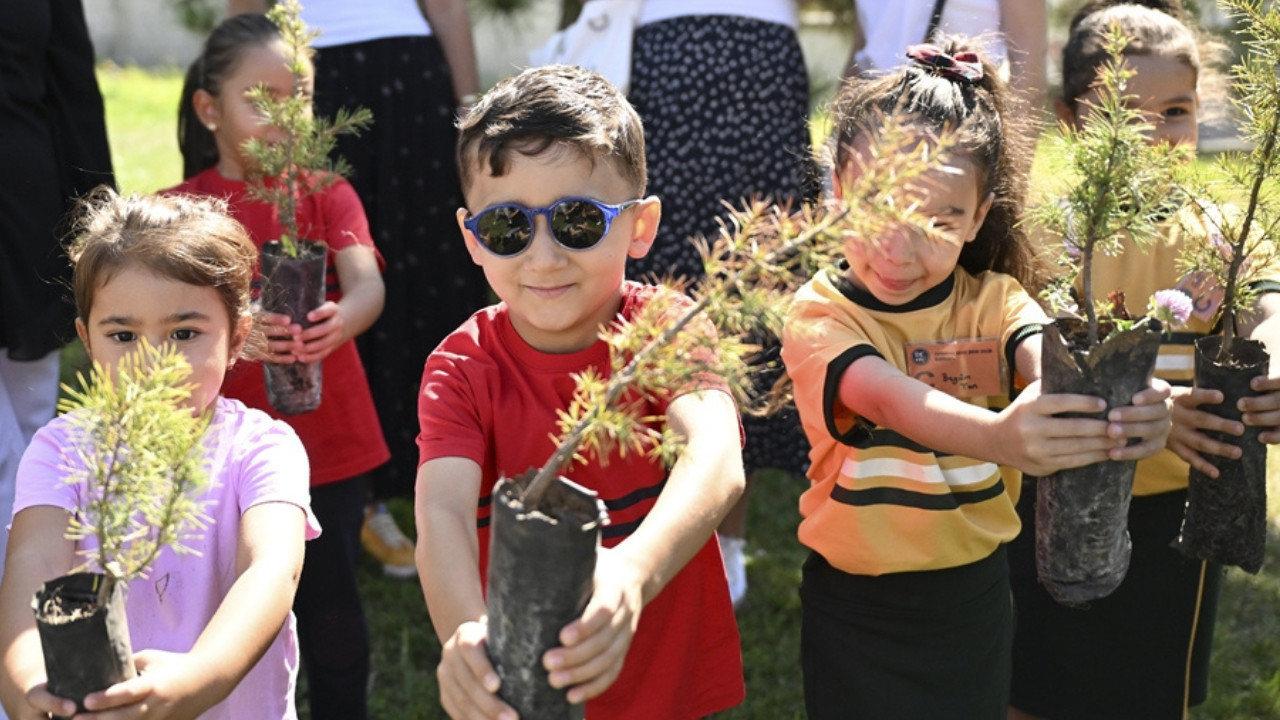 Ankara'da minik eller geleceğe nefes oldu! Fidanlar dikildi