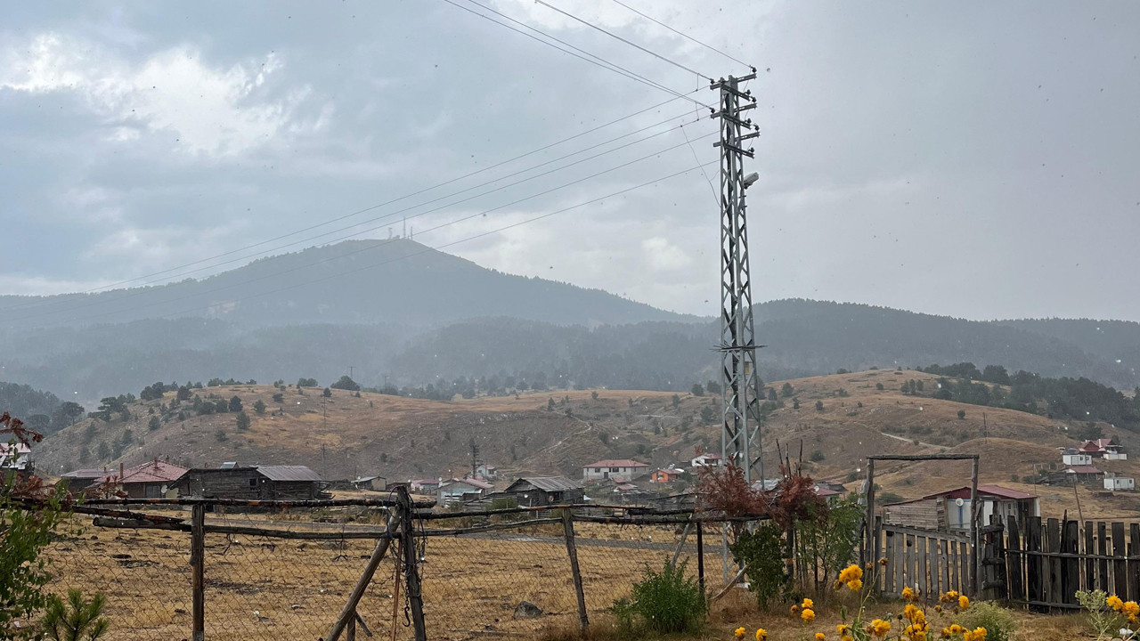 Kızılcahamam’da sağanak yağış etkili oldu!
