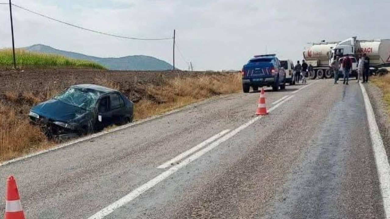 Ayaş’ta feci kaza: TIR ile otomobil çarpıştı
