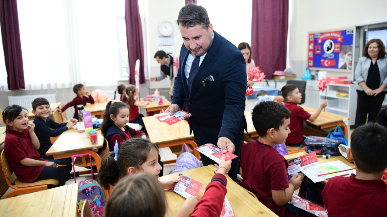 Kahramankazan Belediyesinden minik öğrencilere kırtasiye desteği