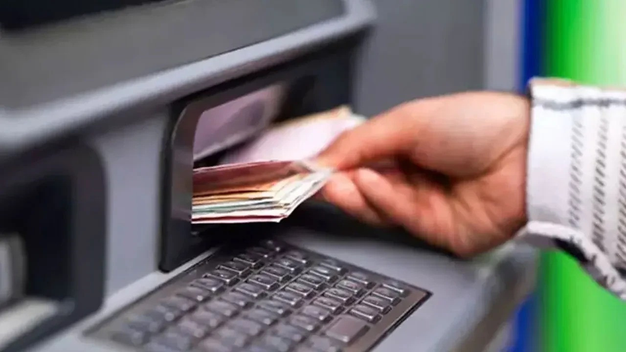 ATM'lerde yeni dönem: Para çekme ve yatırma limitleri güncellendi