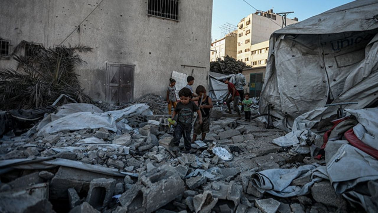 Gazze'de dün 6 kişi daha açlıktan yaşamını yitirdi