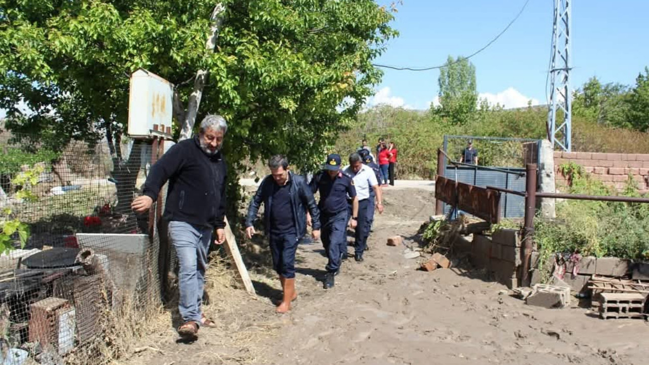 Şereflikoçhisar’da sel alarmı! Kaymakam Taner Tengir’den vatandaşlara destek