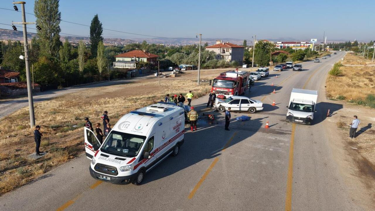Kırıkkale, güne ölümlü kaza haberiyle uyandı: 2 sürücü hayatını kaybetti