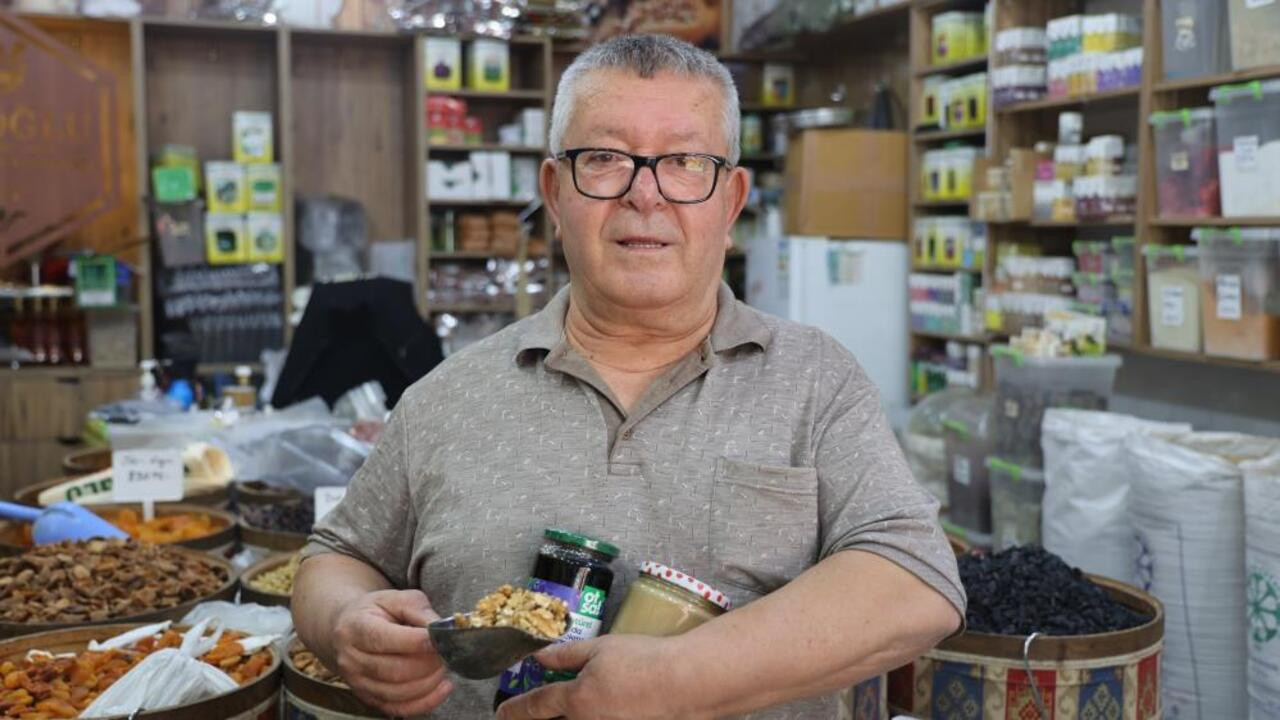 Kırşehir’de 40 yıldır aktarlık yapan esnaftan tavsiyeler