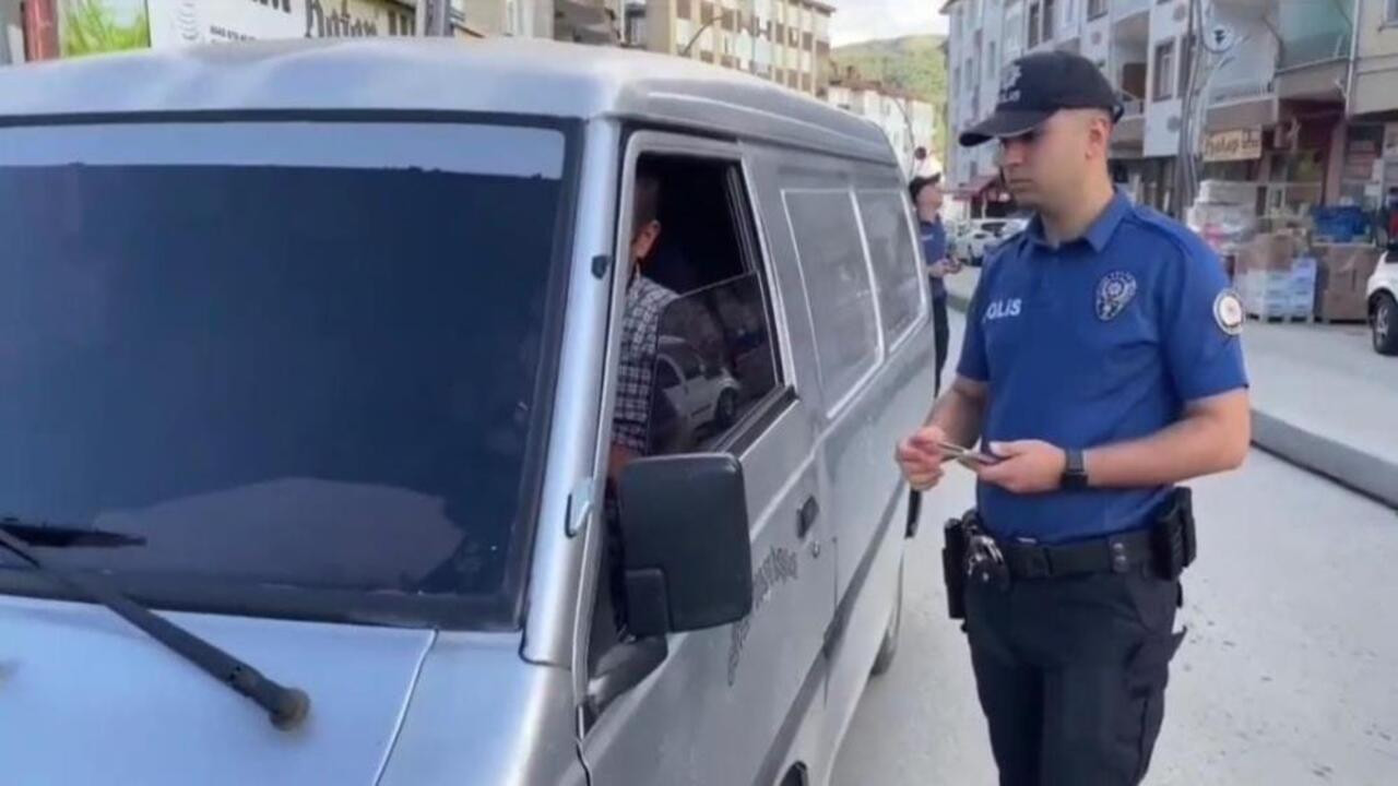 Yozgat il merkezi ve 13 ilçede yapılan kapsamlı aramalarda bin 756 kişi sorgulandı