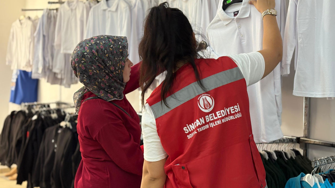 Sincan Belediyesi, yeni eğitim-öğretim yılında öğrencilere kırtasiye desteğini sürdürdü