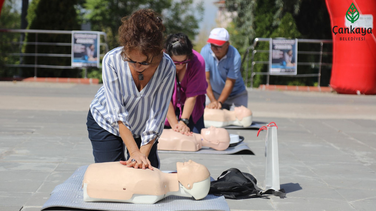 Kalp masajı hayat kurtarır! Çankaya Belediyesinden ilk yardım eğitimi