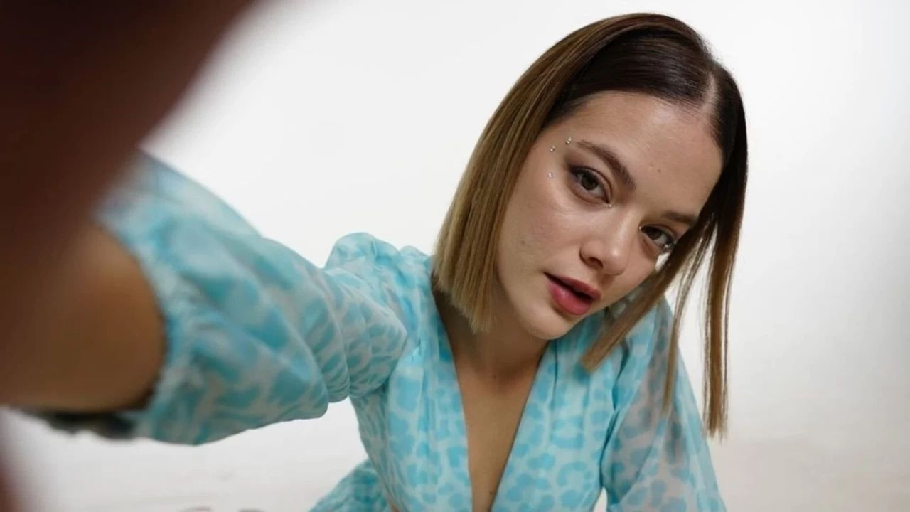 Manifest Esin Bahat kimdir, Manifest grubunda hangi alanlarda yer alıyor, özel hayatında neler yaptı?