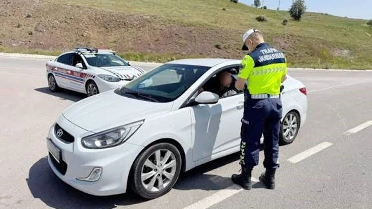 Yozgat’ta uyuşturucu madde alarak trafiğe çıkan sorumsuz sürücü, çifte şok yaşadı