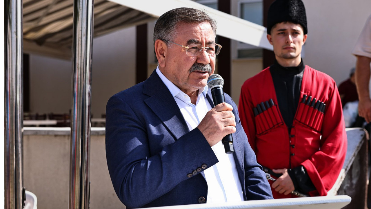 Oyaca’da çalışma, Yağlıpınar’da şenlik! Başkan Odabaşı gün boyu vatandaşlarla