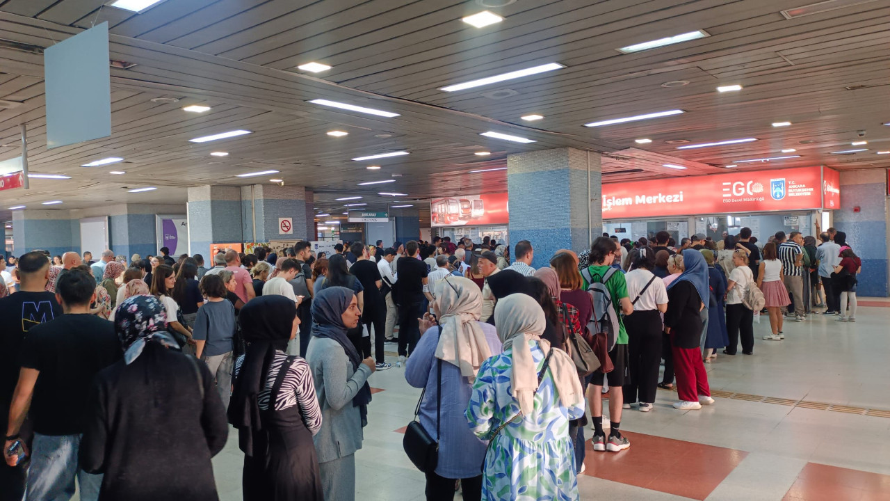 Ankara’da EGO kart yoğunluğu: Öğrenciler kuyrukta