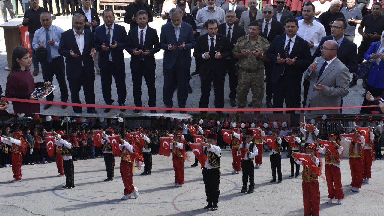Şereflikoçhisar’da eğitim çifte sevinçle başladı