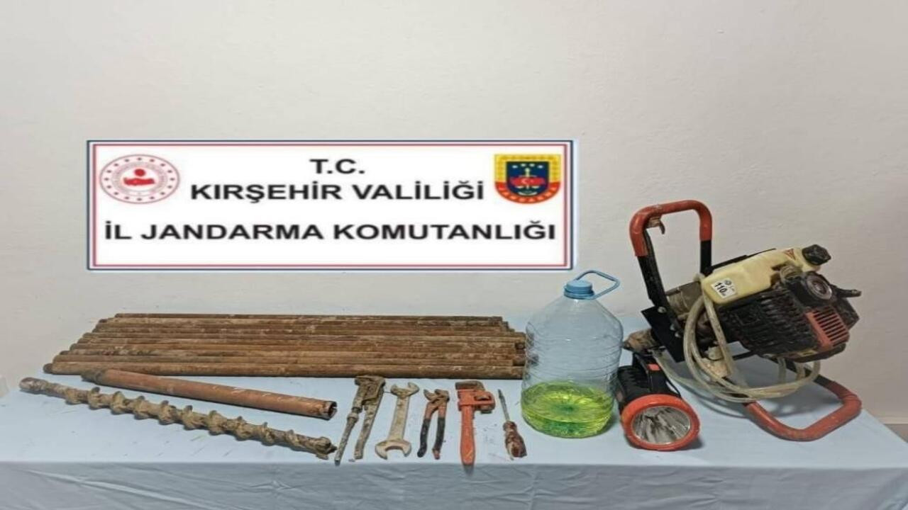 Kırşehir’de kaçak kazı yapan defineciler, ava giderken avlandı