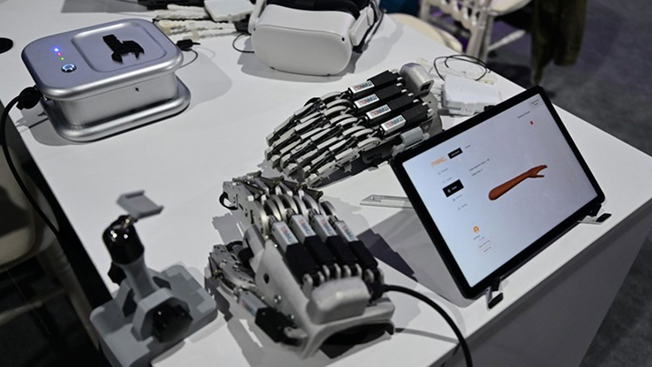 Yerli üretim robotik el hastalara şifa olacak