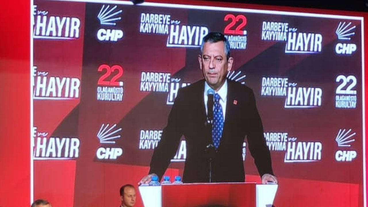 Özgür Özel üçüncü kez CHP Genel Başkanı seçildi