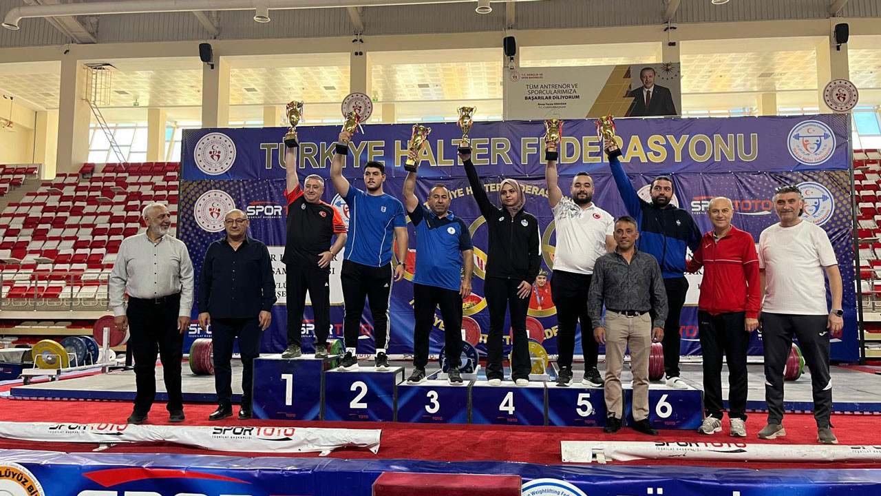 Kahramankazan halterde Türkiye 4.’sü oldu! Gençlerden gurur dolu başarı