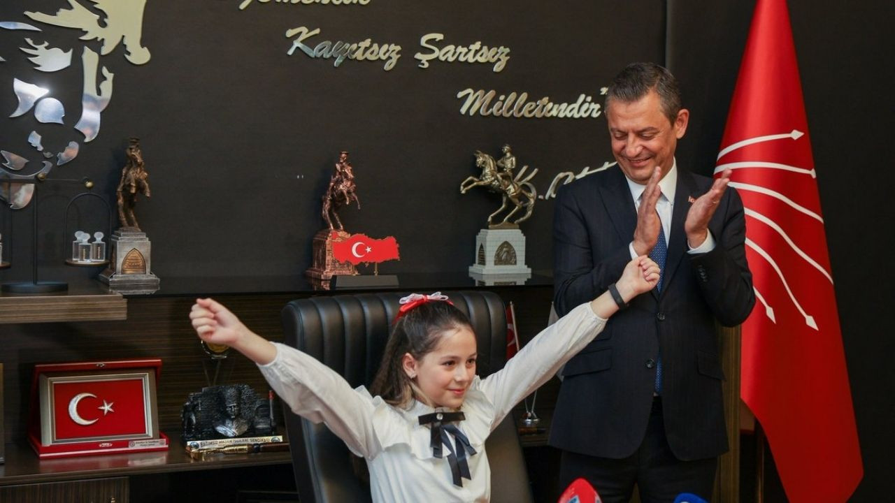 Dora Mimaroğlu kimdir, neden CHP Lideri Özgür Özel’in koltuğuna oturdu?