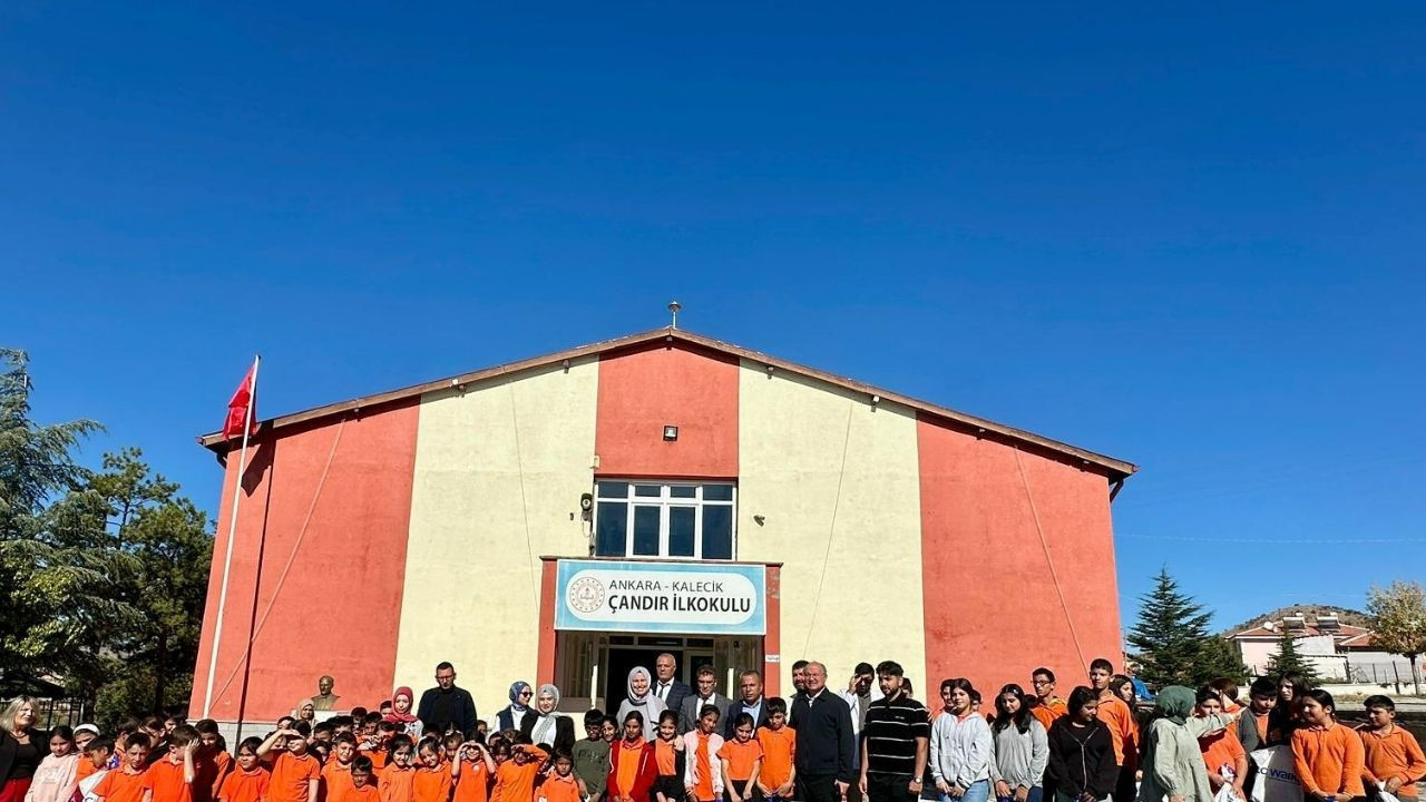 Ak Parti Ankara Milletvekili Zeynep Yıldız, depremden etkilenen Çandır’ı yerinde inceledi