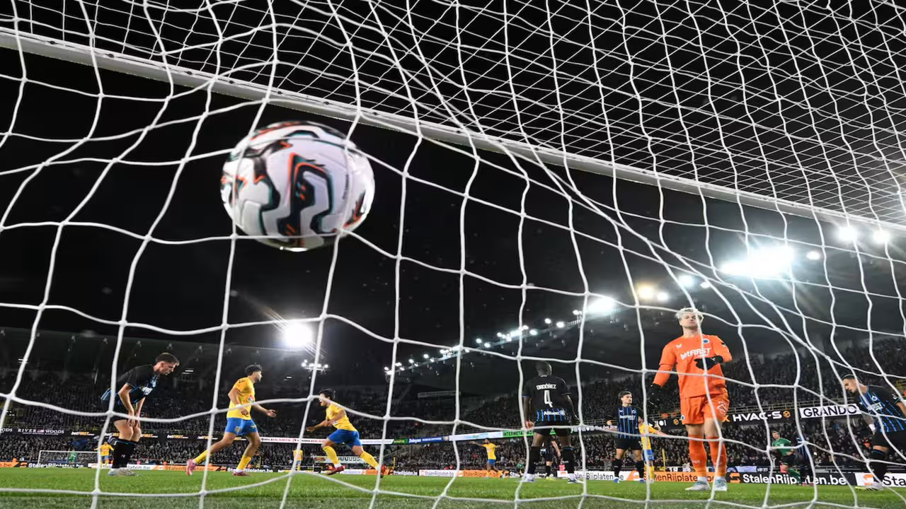 Belçika Ligi’nde 10 gollü düelloya, Emin Bayram damga vurdu!