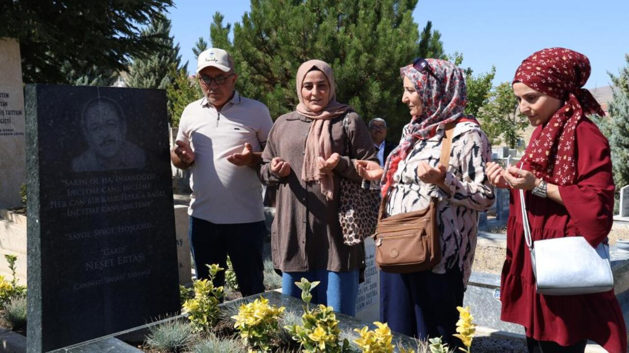 Kırşehir’de "Bozkır’ın Tezenesi" mezarı başında anıldı