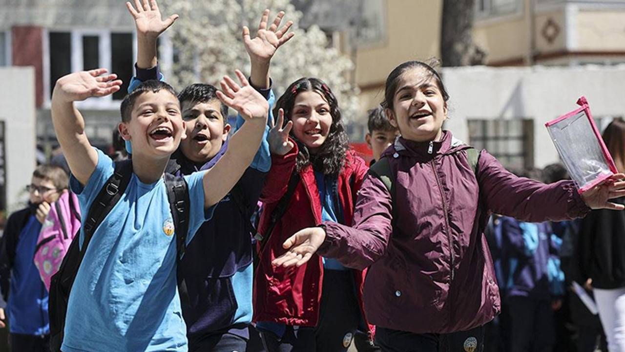MEB, 2025-2026 akademik takvimini açıkladı! İşte ara tatil tarihleri