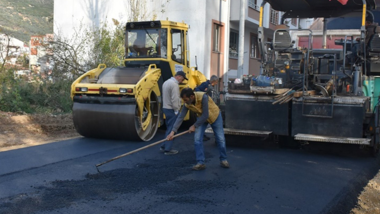 Çubuk Belediyesinden güvenli ulaşım için asfalt mesaisi