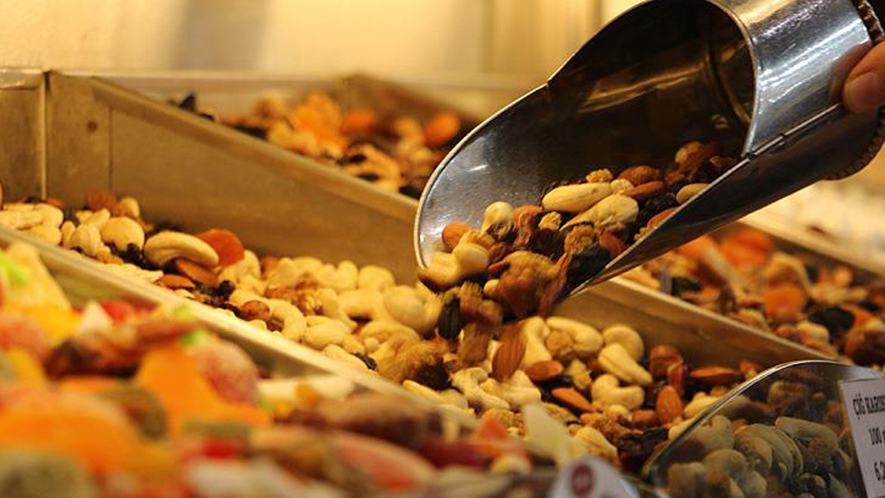 Kuru yemiş fiyatları cep yakıyor! Antep fıstığı, ceviz, badem artık lüks oldu
