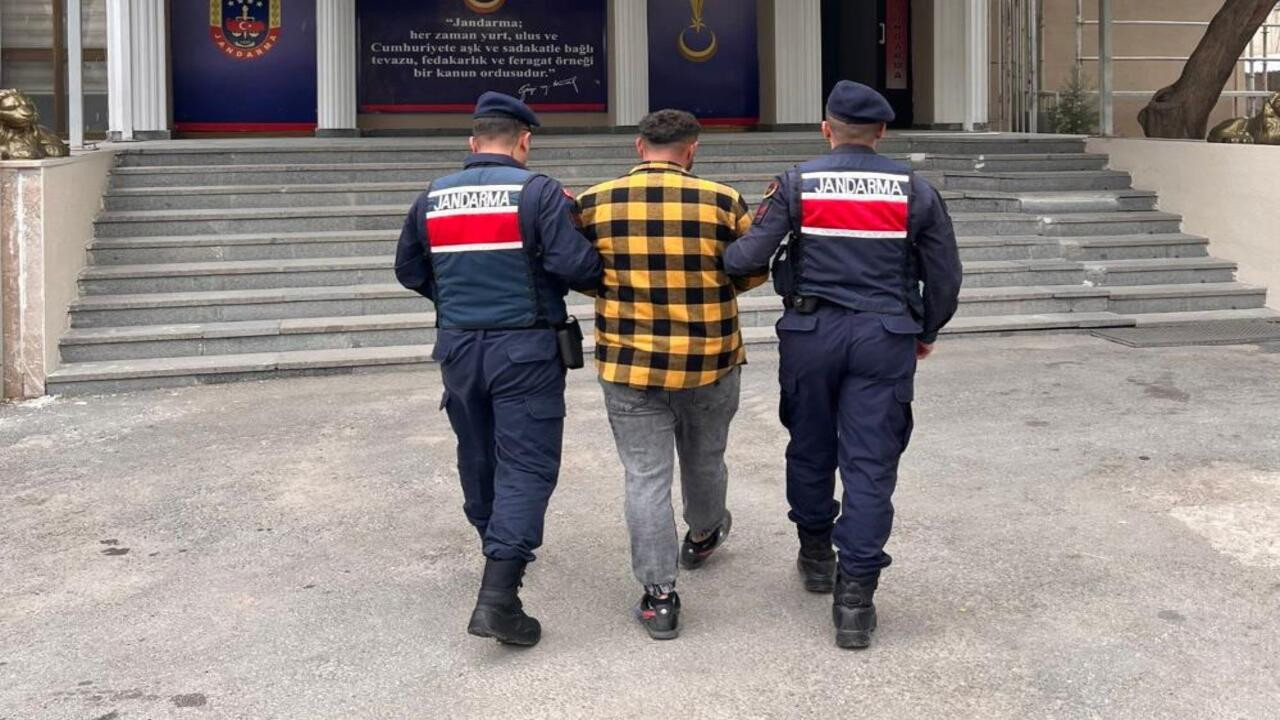 Kırıkkale’de aranan 3 firari hükümlü, jandarma ekipleri tarafından kıskıvrak yakalandı