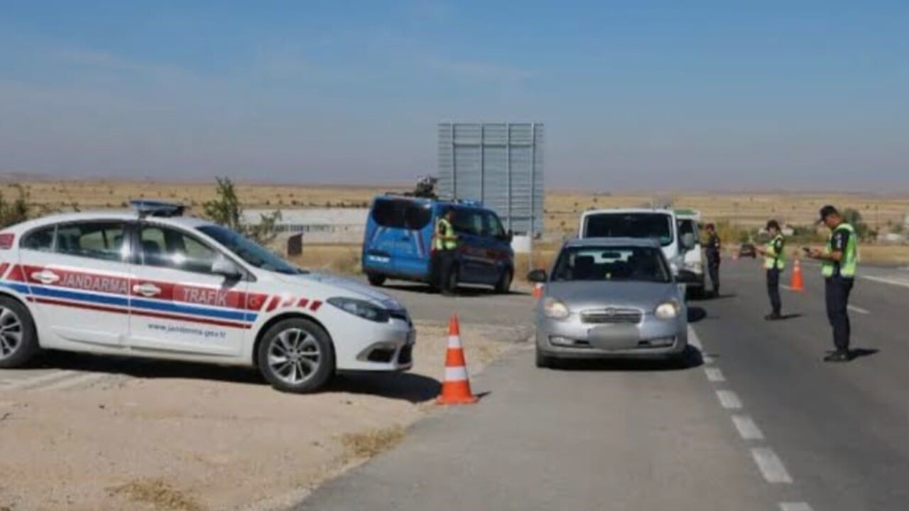 Yozgat’ta uyuşturucu madde etkisinde direksiyon sallayan sürücü, ehliyeti kaptırdı