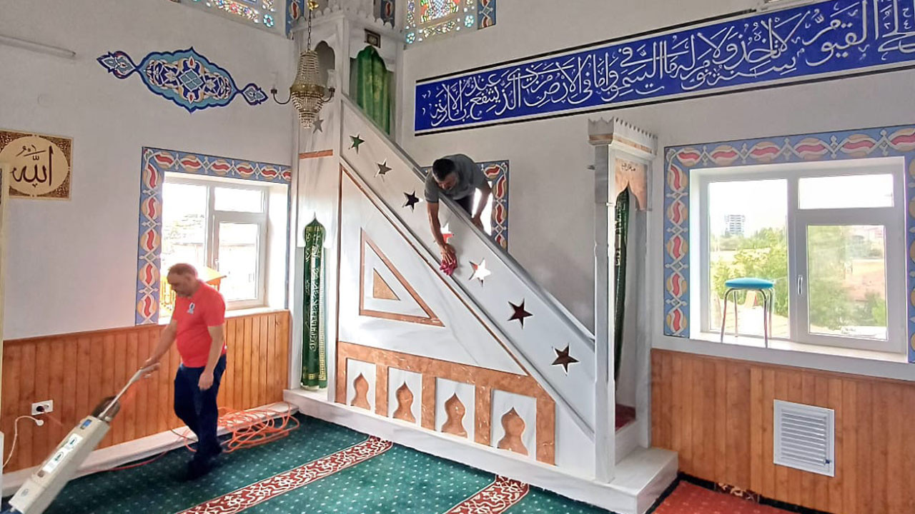 Pursaklar’da camiler ferah ve hijyenik ortam sunuyor