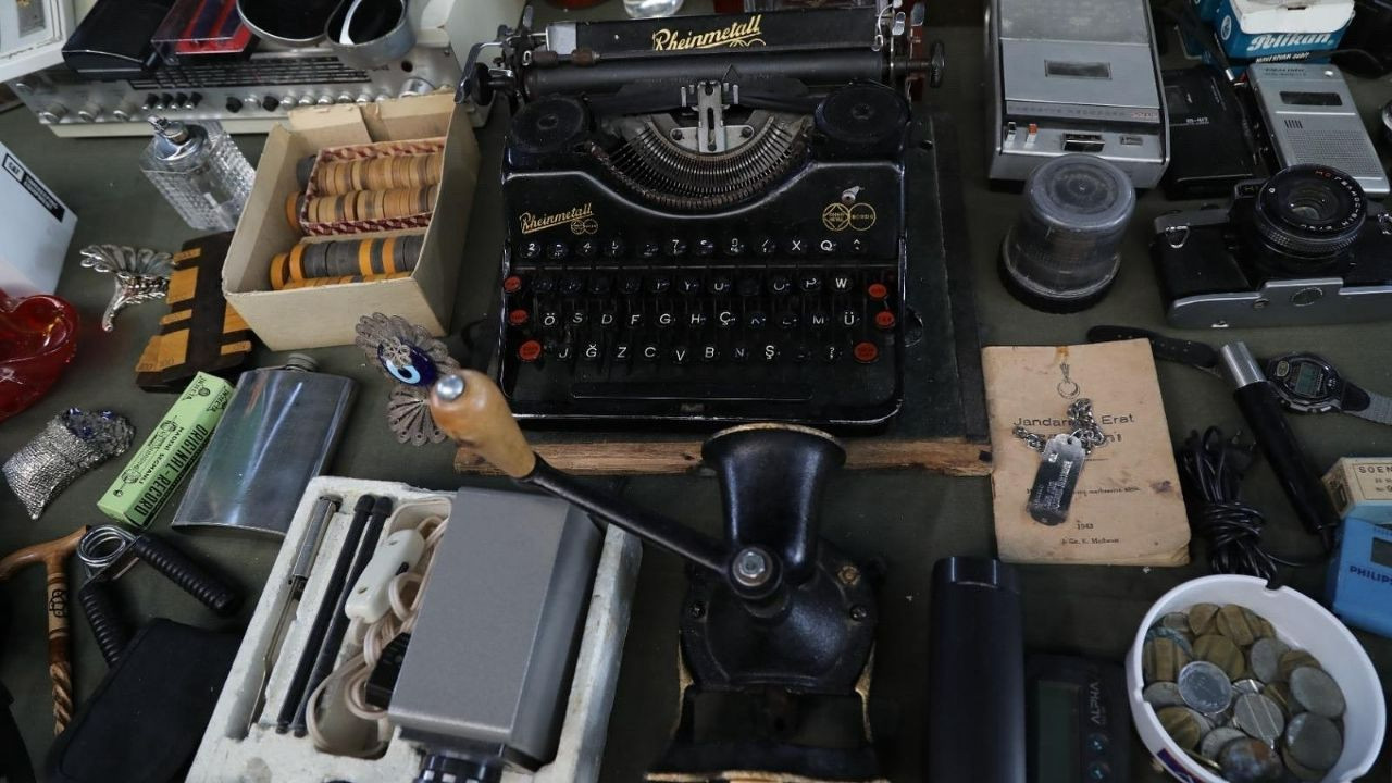 Antika severler için Ayrancı Pazarı her ayın başında ve sonunda ziyaretçilerini ağırlıyor