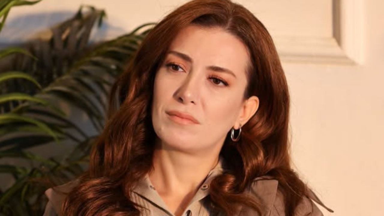 Elit Andaç Çam kimdir? ODTÜ mezunu oyuncunun sahneden ekrana uzanan başarı hikayesi