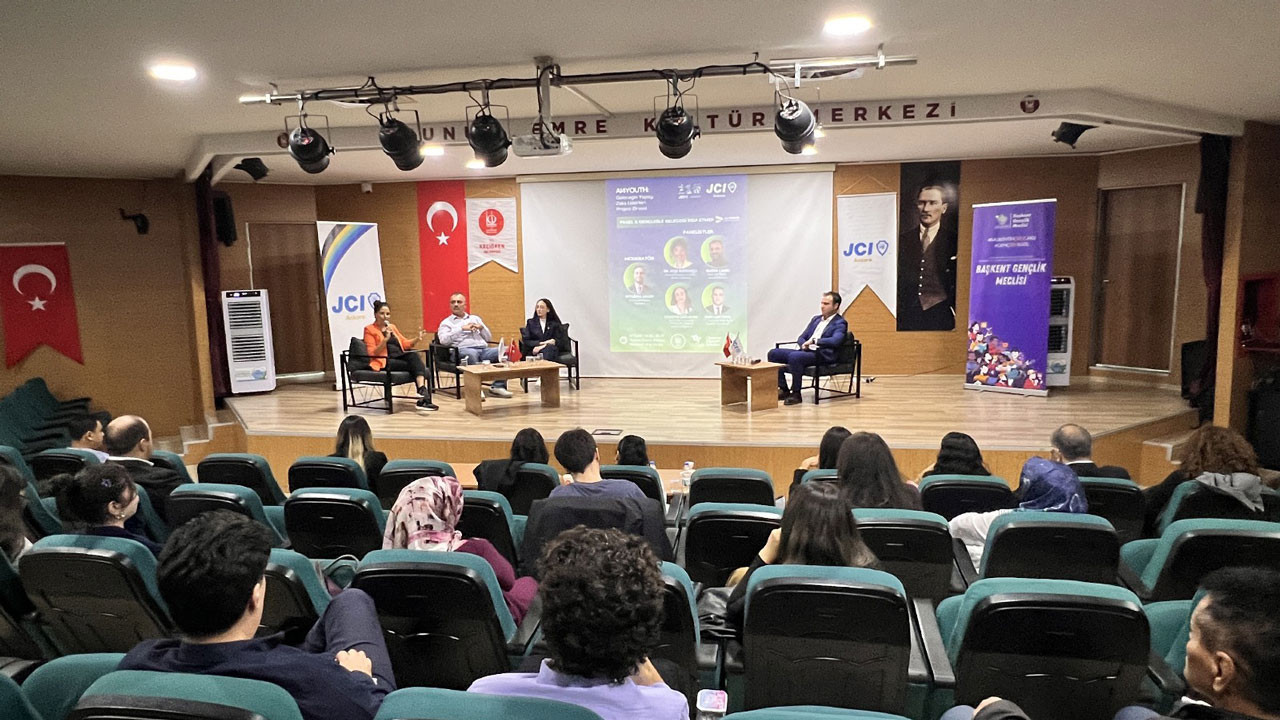 Yapay zekâ çağının genç liderleri Keçiören’de yetişiyor