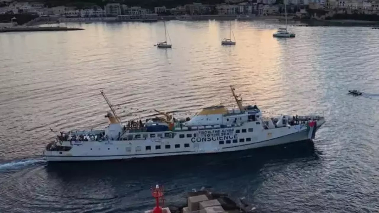 İsrail ordusu, Özgürlük Filosu Koalisyonu'ndaki gemilere saldırdı