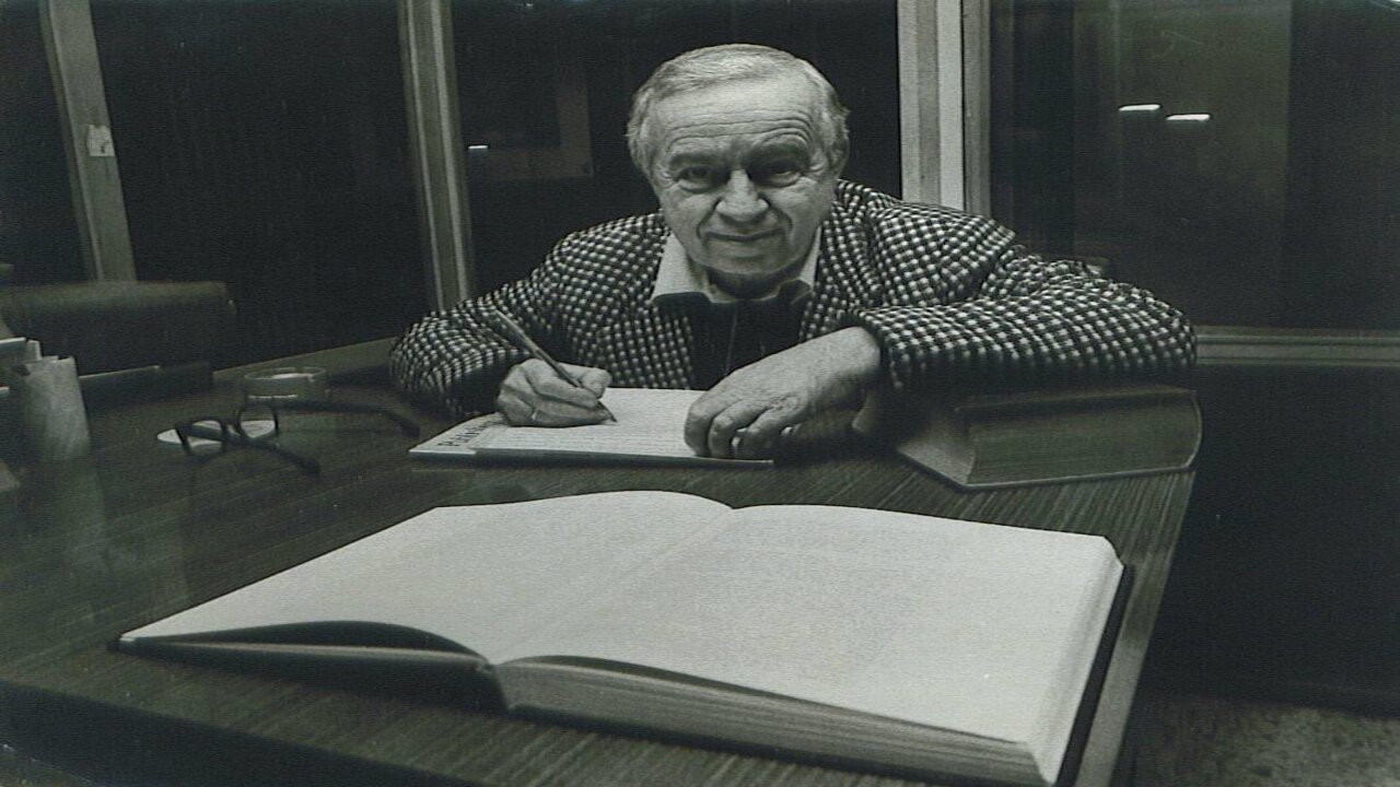 'Anayurt Oteli’nin ebedi müdavimi Yusuf Atılgan kimdir?