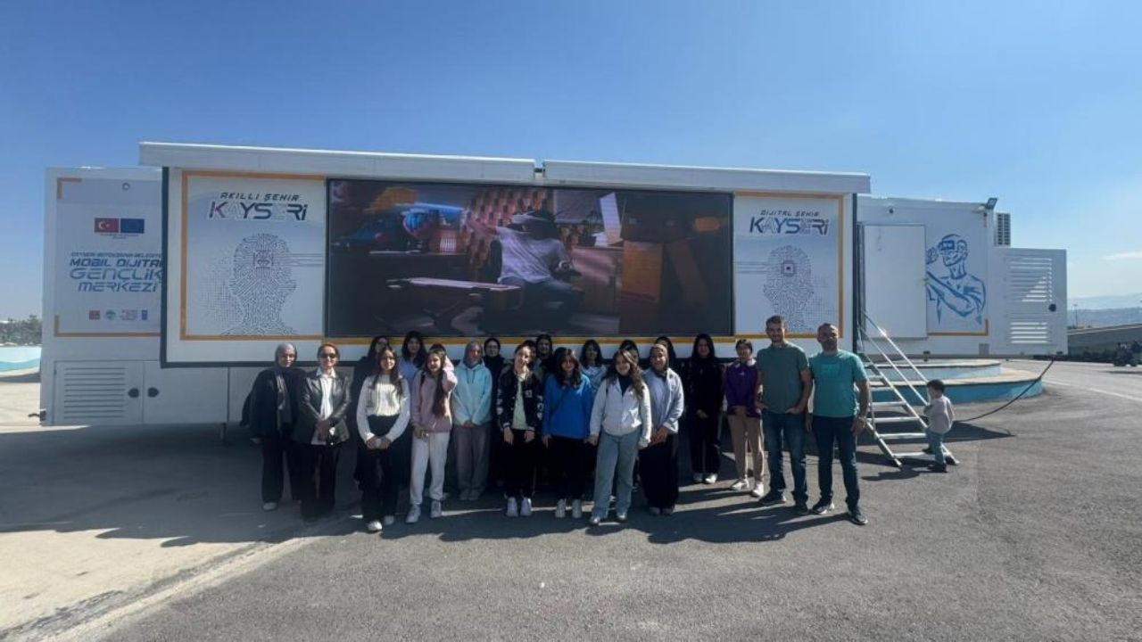 Kayseri'de 'Dünya Kız Çocukları Günü'nde anlamlı program