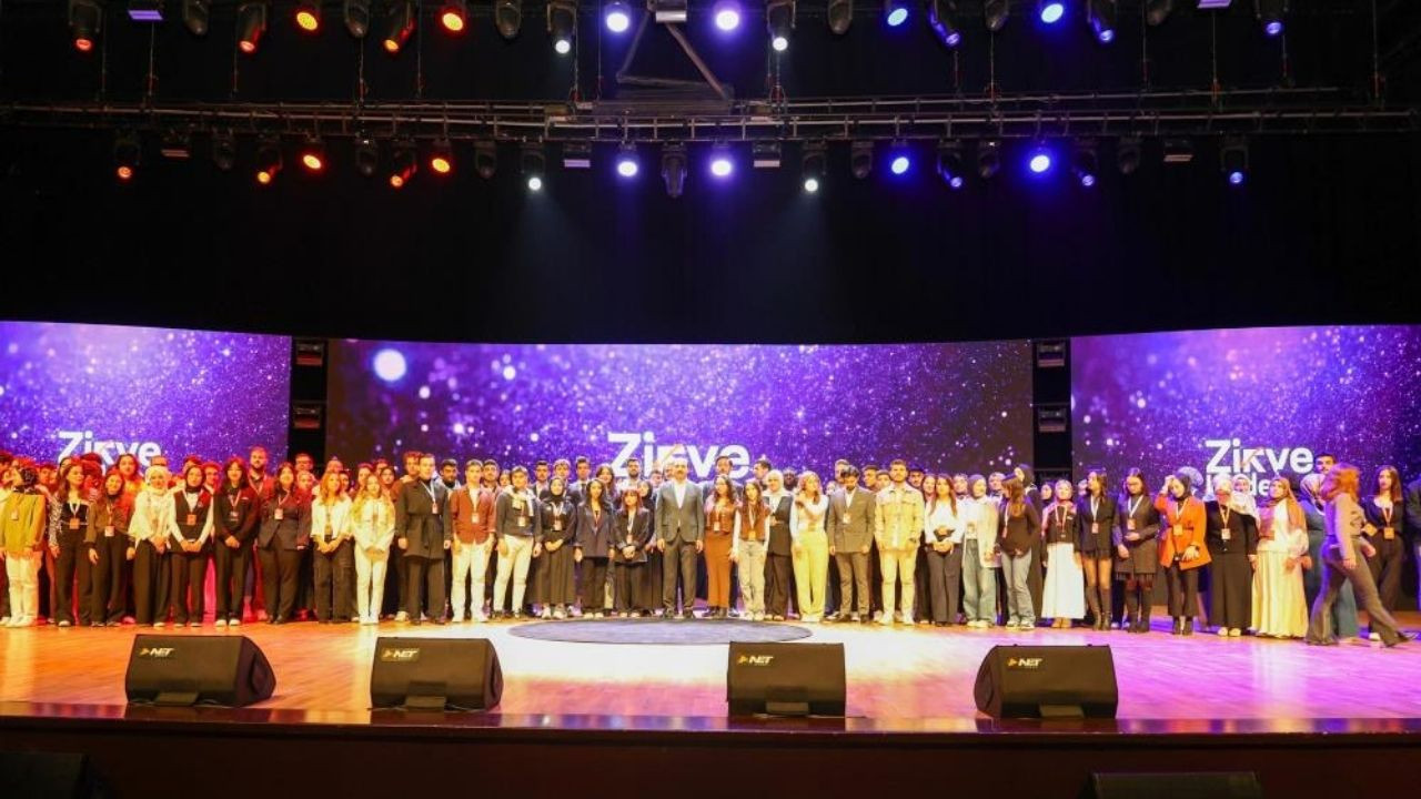 Konya'da 'Kademe Kariyer Zirvesi' rüzgarı