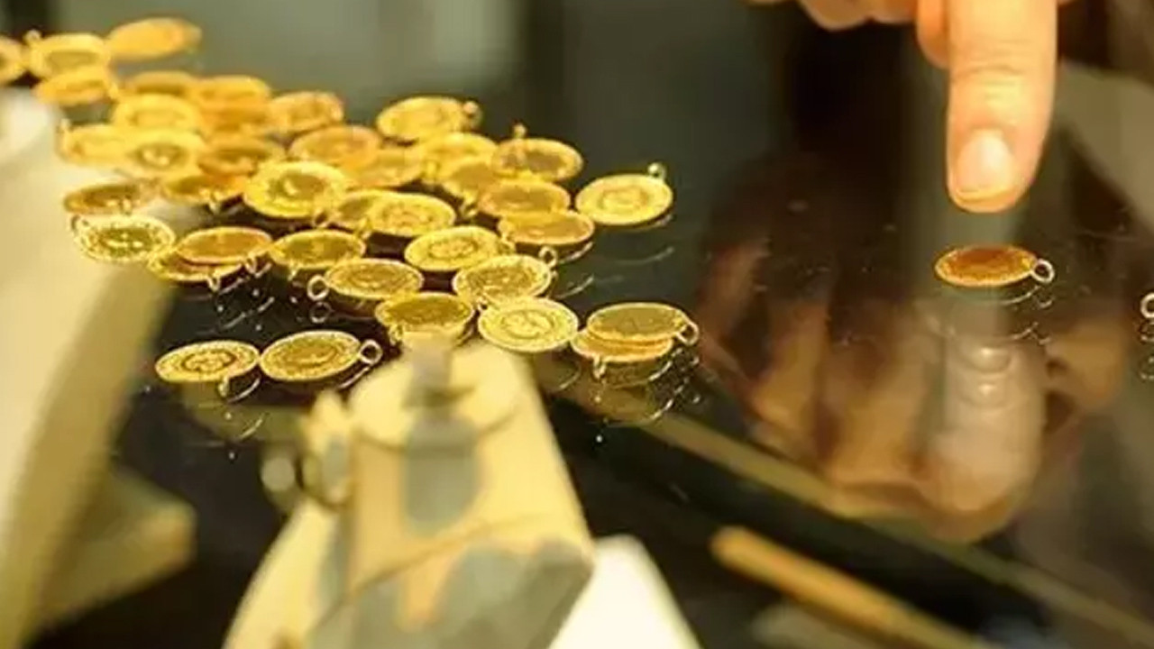 Ünlü ekonomistten "yastık altı" çıkışı: "Gram altın yerine onu alın"